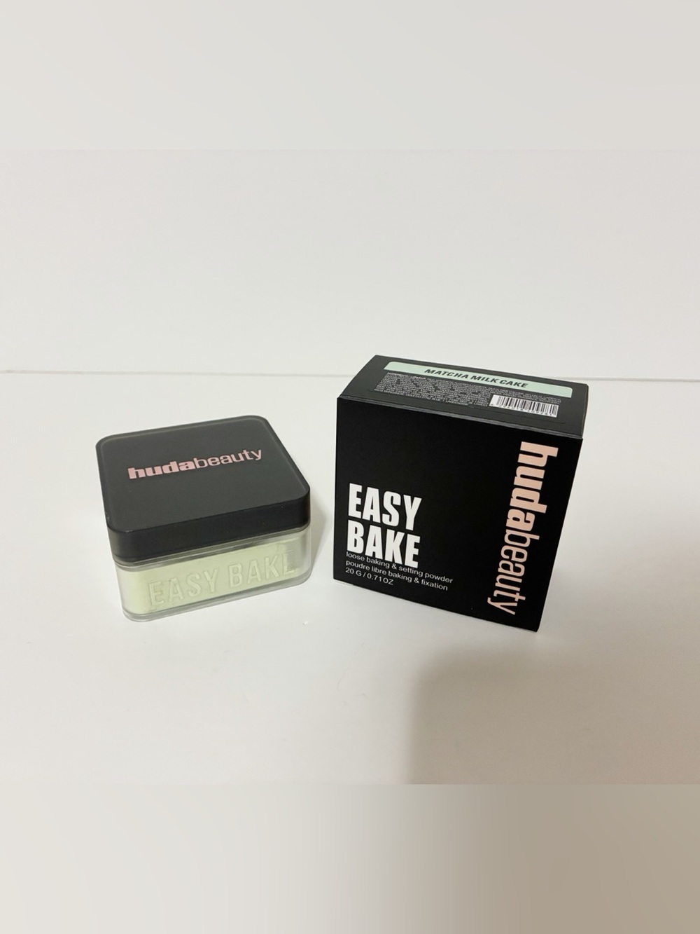🌸 Huda Beauty Easy Bake Loose Baking & Setting Powder  Matcha Milk Cake 20g